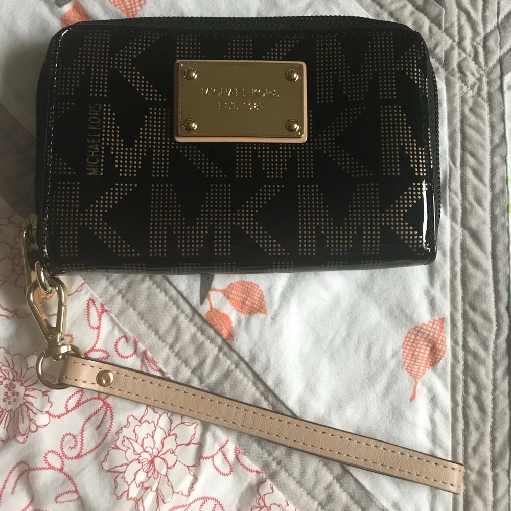 Michael Kors Black Patent Wristlet